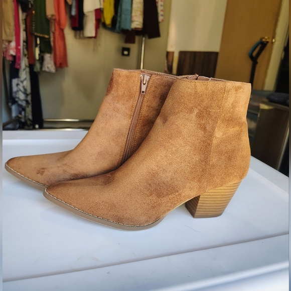 Lulu's x Matisse spirit Fawn Suede Pointed Toe Ankle Booties Women's 8M. - Picture 6 of 17